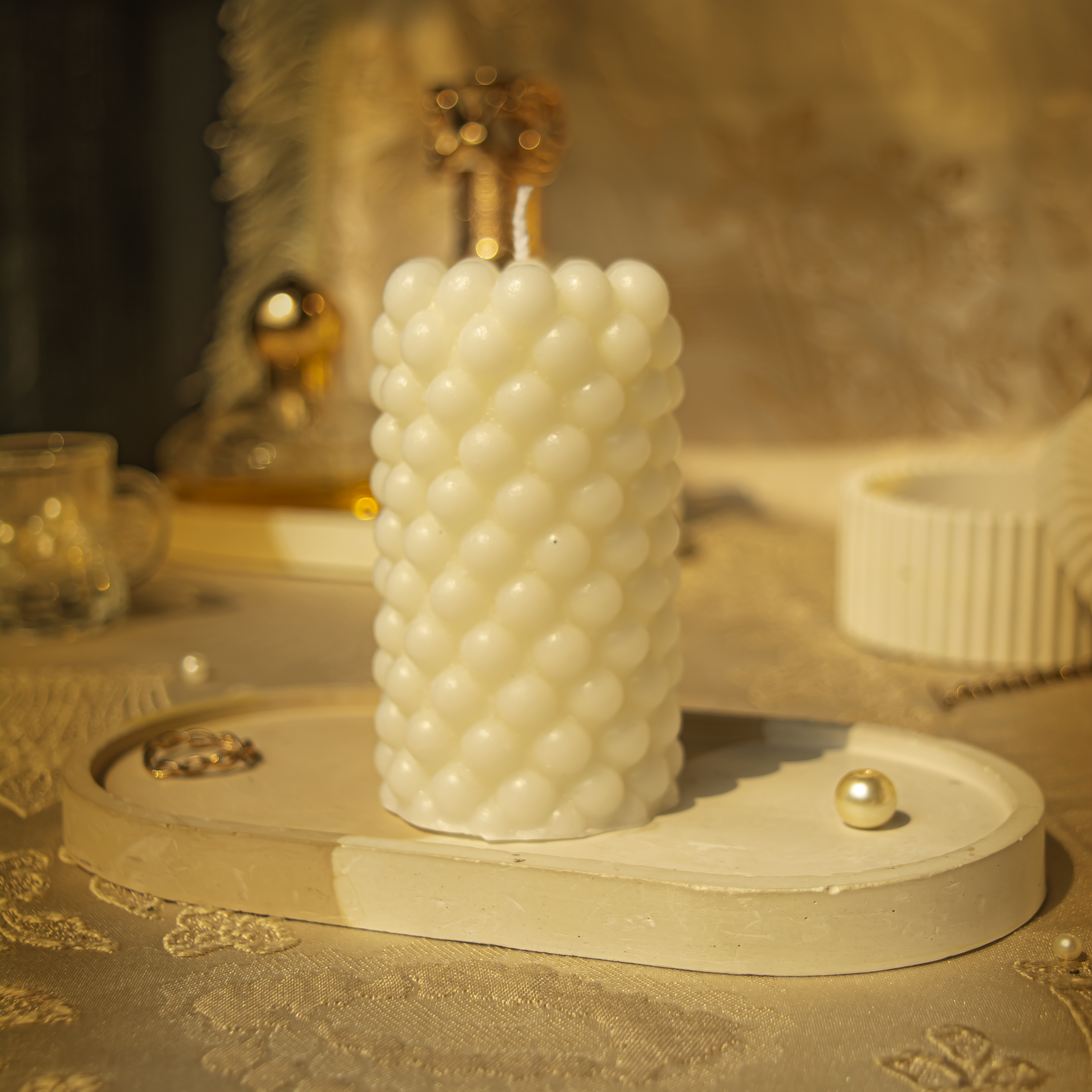 Bubble pillar candle