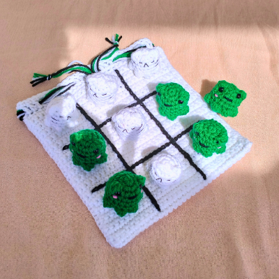 Frog & Cat "Tic Tac Toe" Magnetic Game