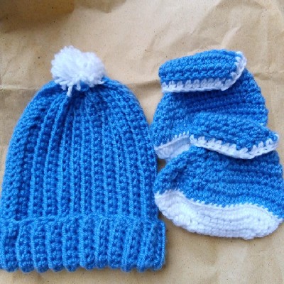 crochet cap and booties