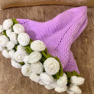 white rose bouquet blanket