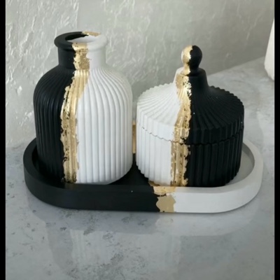 trndy set gold flacks