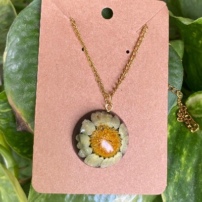 Daisy pendant