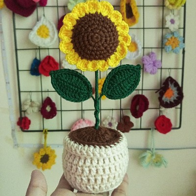 Crochet Sunflower Pot
