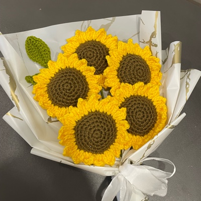 crochet sunflower bouquet