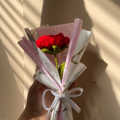 Crochet single rose bouquet