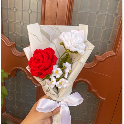 Crochet roses bouquet
