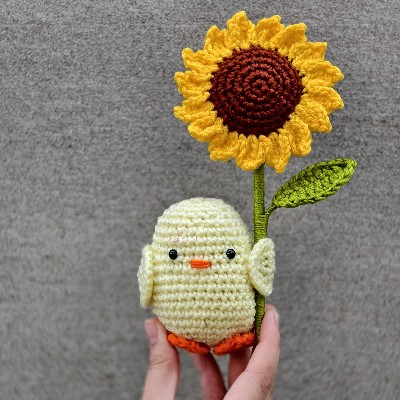 Crochet Chick with Sunflower