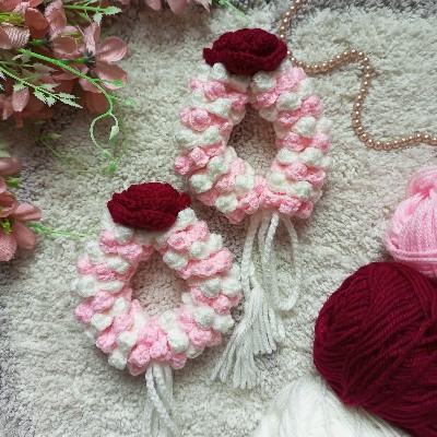 Rose Bloom Crochet Gajra