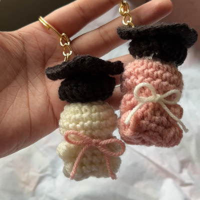 Crochet graduation keychain
