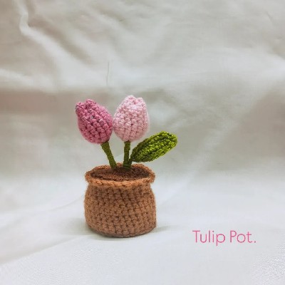 Crochet Tulip Pot