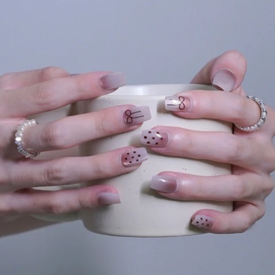 XS Polka Cateye nails (10 pcs + application kit)