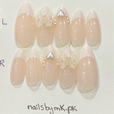 French Bow Nails (24 pcs + application kit)